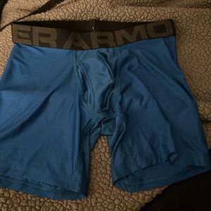 NWT men’s size S Under Armour 6” boxer briefs